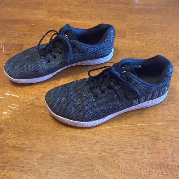 NOBULL Unisex Womens Sz 10.5 Mens Sz 9 Black Heather Dusty Rose Outwork Trainers - Picture 3 of 10